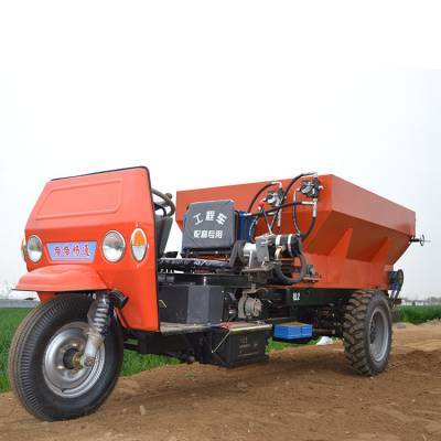 現(xiàn)代農(nóng)業(yè)利器 三輪車有機(jī)肥撒糞車與顆粒肥施肥機(jī)在果園中的應(yīng)用